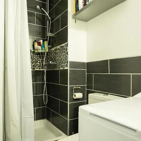 דירה Nice Studio At 5min From The Beach *