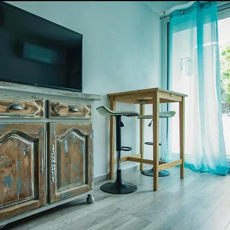 Nice Studio At 5min From The Beach לה גרנד מוט